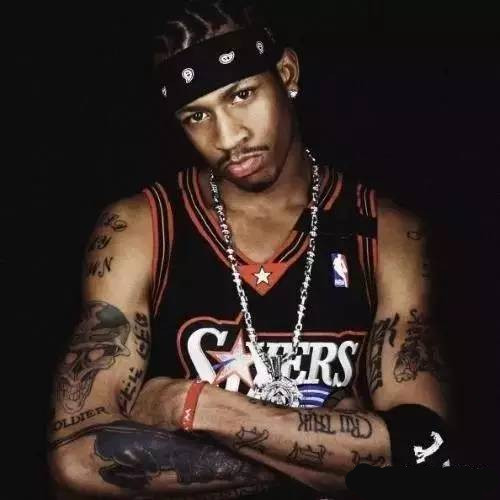 官方：拜仁女足中场齐焦蒂-奥尔默加盟曼联女足，双方签约2年