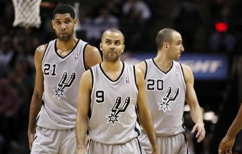 赵鹏：蒋4朱5是国内顶级中卫，但他俩搭配踢亚冠还是太吃力了