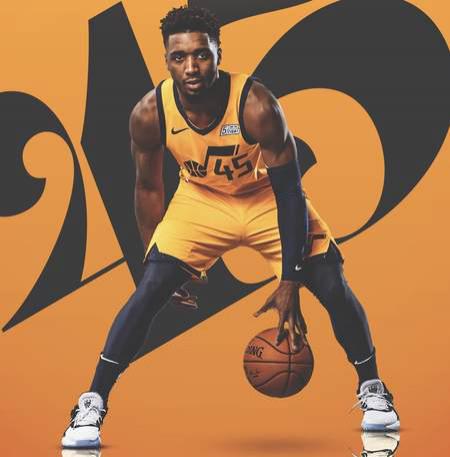 佳夫：作为后卫单场比赛进俩球不常见；沃尔特马德是顶级前锋