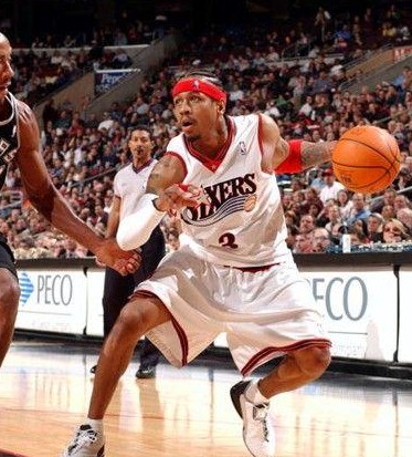 官方：蔚山球员李东炅当选2025年K1联赛MVP；本赛季13球12助