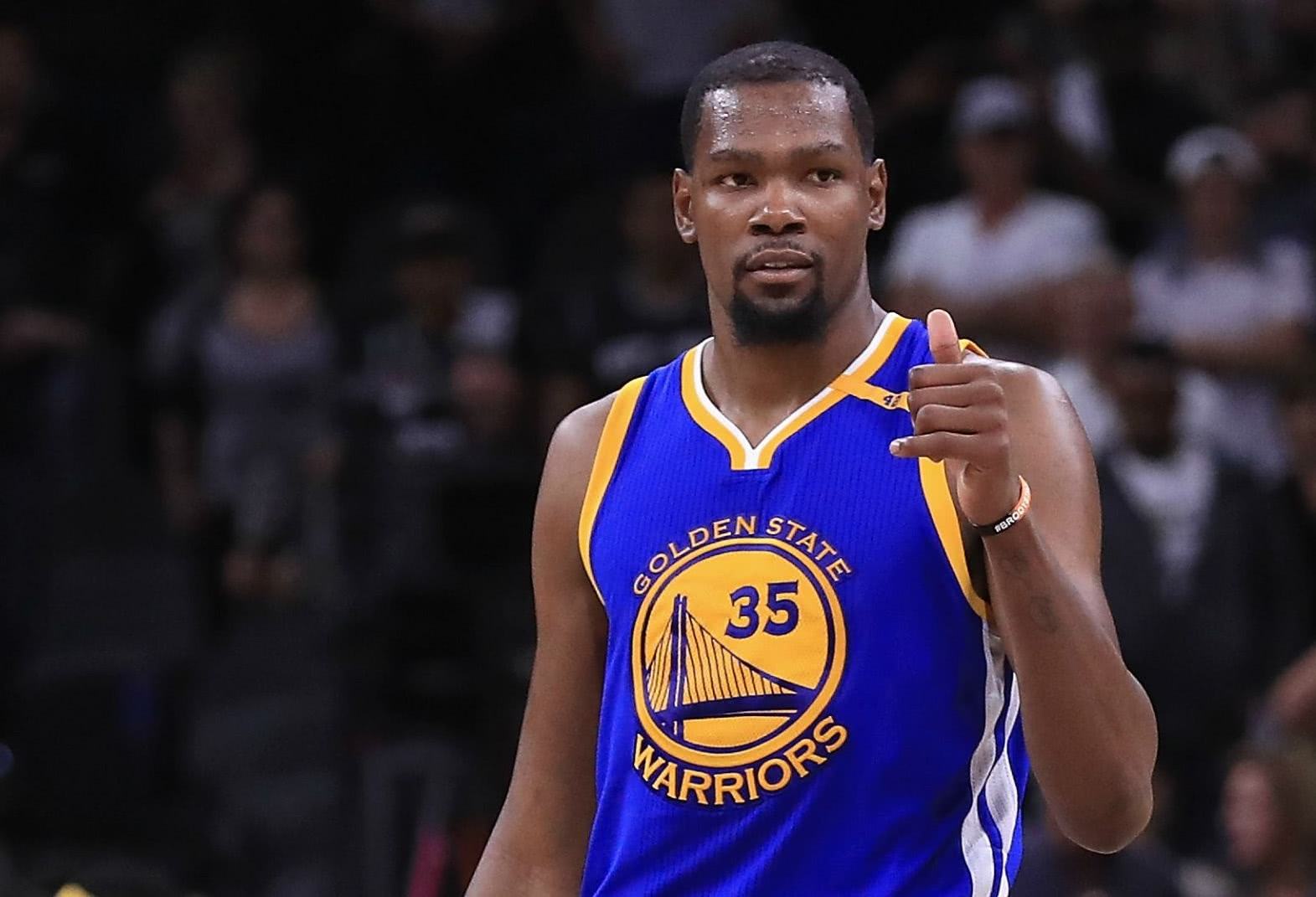 亚特兰大4-0十人热那亚晋级意杯8强，吉姆西蒂、德容恩破门