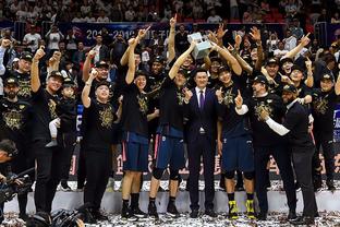 替补球员关键时刻助球队锁胜