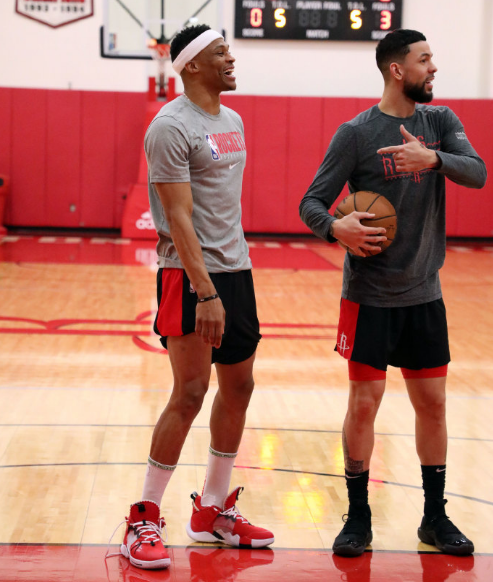 记者：曼联很乐观能成功签下谢什科，英力士已批准了这笔转会