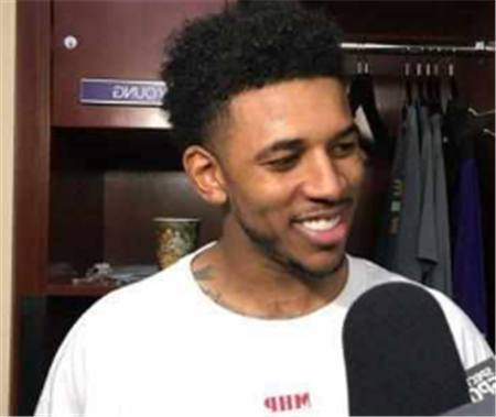 圣保罗官方：奥斯卡已于今日出院，他被确诊为血管迷走性晕厥