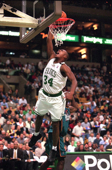 复出有望？老鹰队记：特雷·杨在赛前热身中进行投篮训练