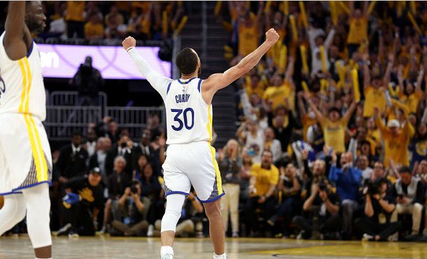 赫内斯谈拜仁明年目标：国内双冠王，在欧冠尽可能走远一些